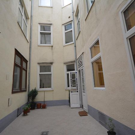Vienna Holiday Apartments Buitenkant foto