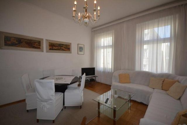 Vienna Holiday Apartments Buitenkant foto